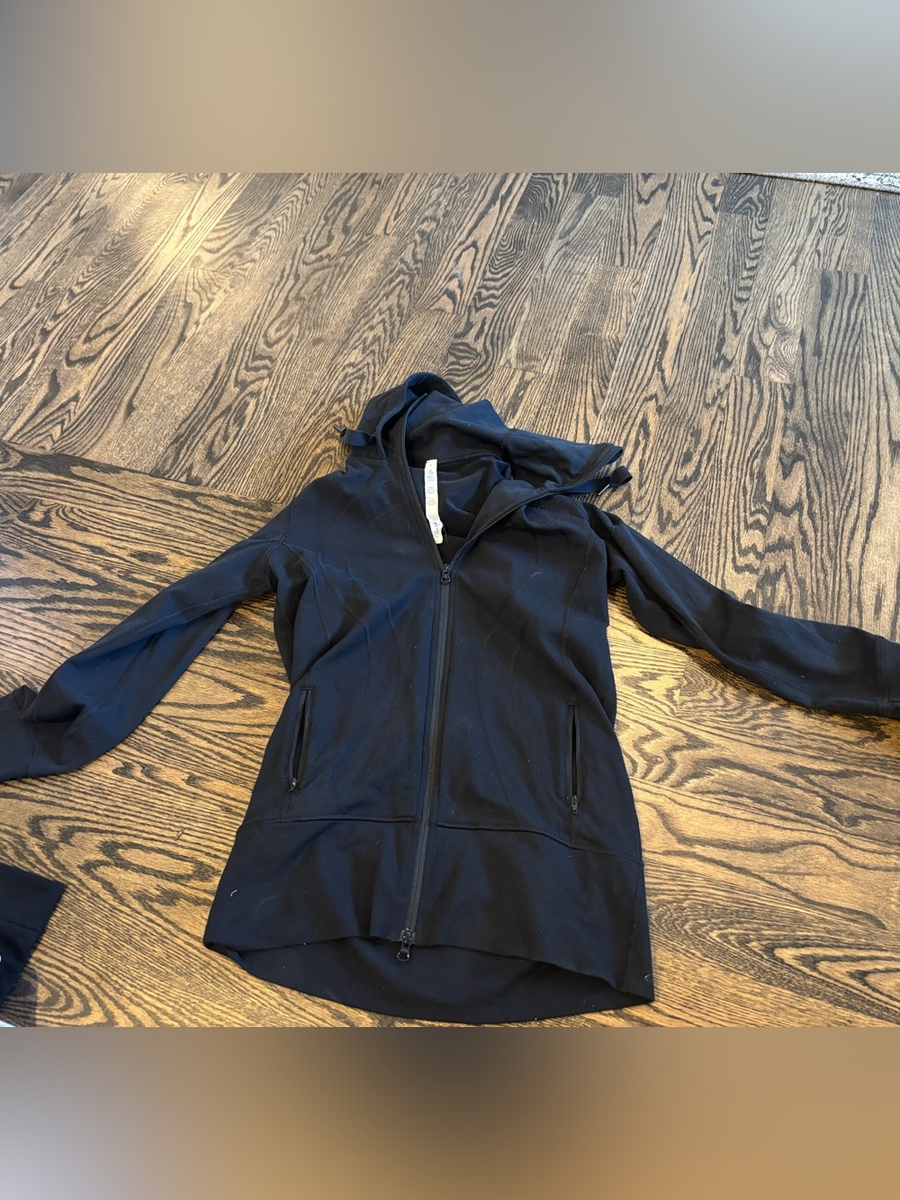 Black Lululemon zip up size 8, good used condition!